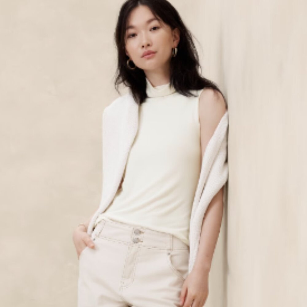 Banana Republic Factory Soft Luxe Turtleneck Top – White – Size S